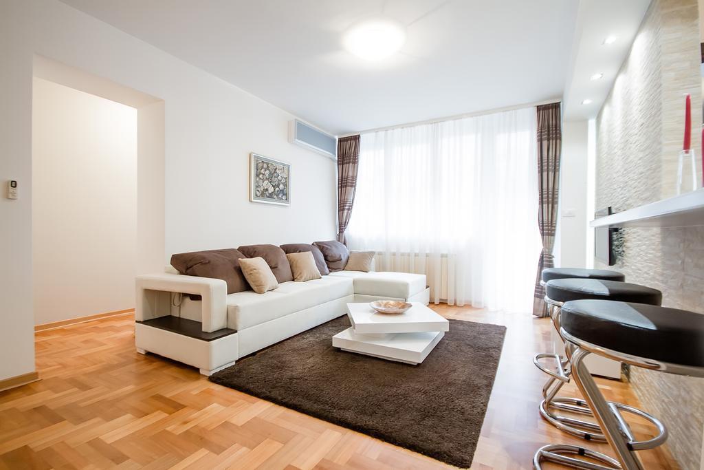 Apartments King Milan, City Center 贝尔格莱德 客房 照片